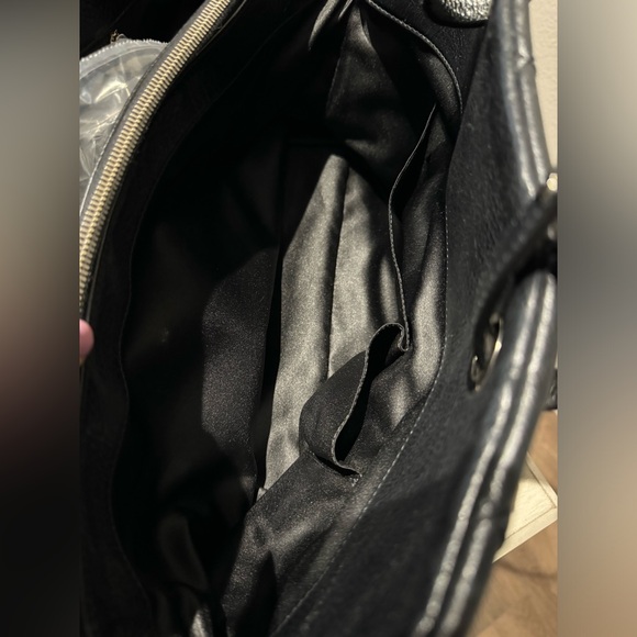 ❌SOLD❌ Authentic CHANEL On the Road Tote (Large) - Picture 10 of 14